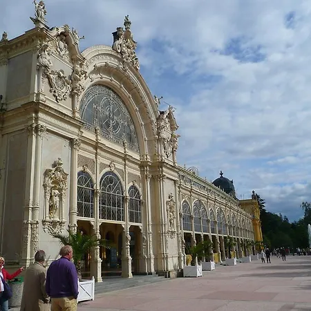 Holiday Borovice * Milire